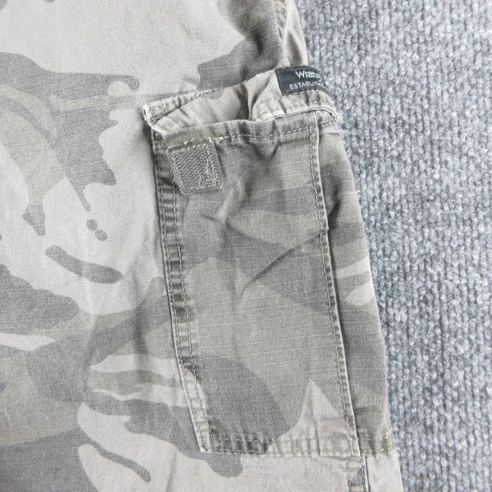 Wrangler Cargo Shorts Mens 42 Camo Cotton Canvas Elastic Waist Utility 10 Inseam